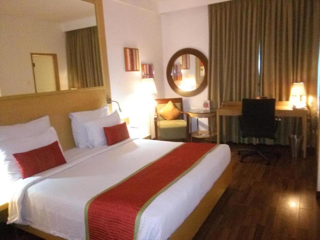 Pride Hotel, Chennai Esterno foto
