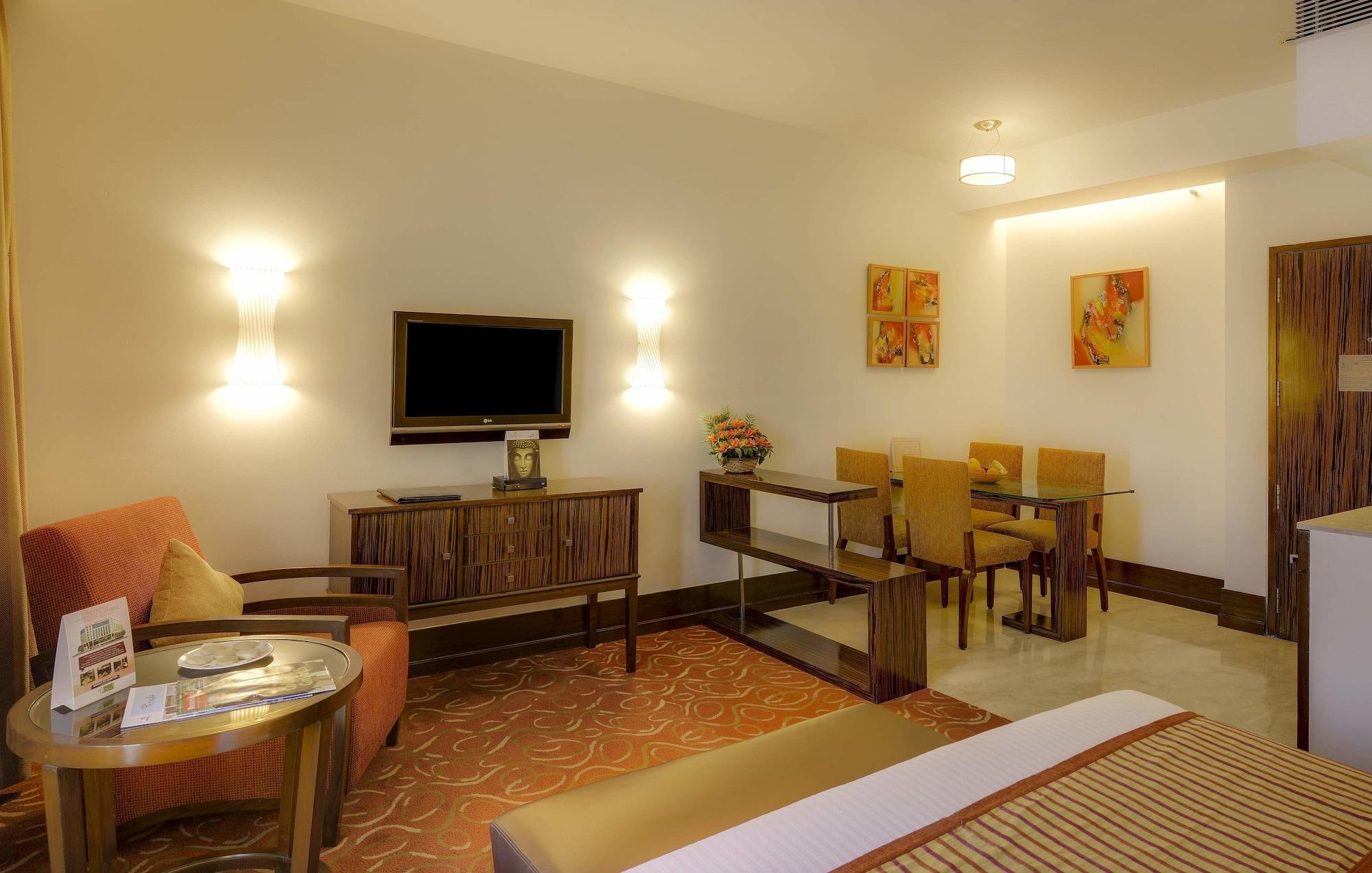 Pride Hotel, Chennai Esterno foto