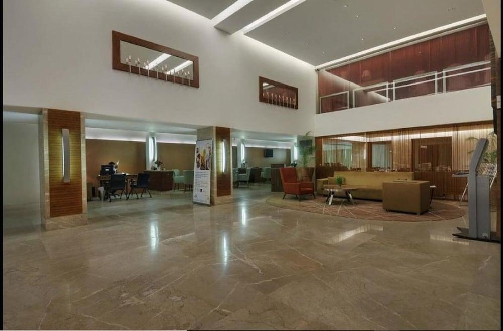 Pride Hotel, Chennai Esterno foto