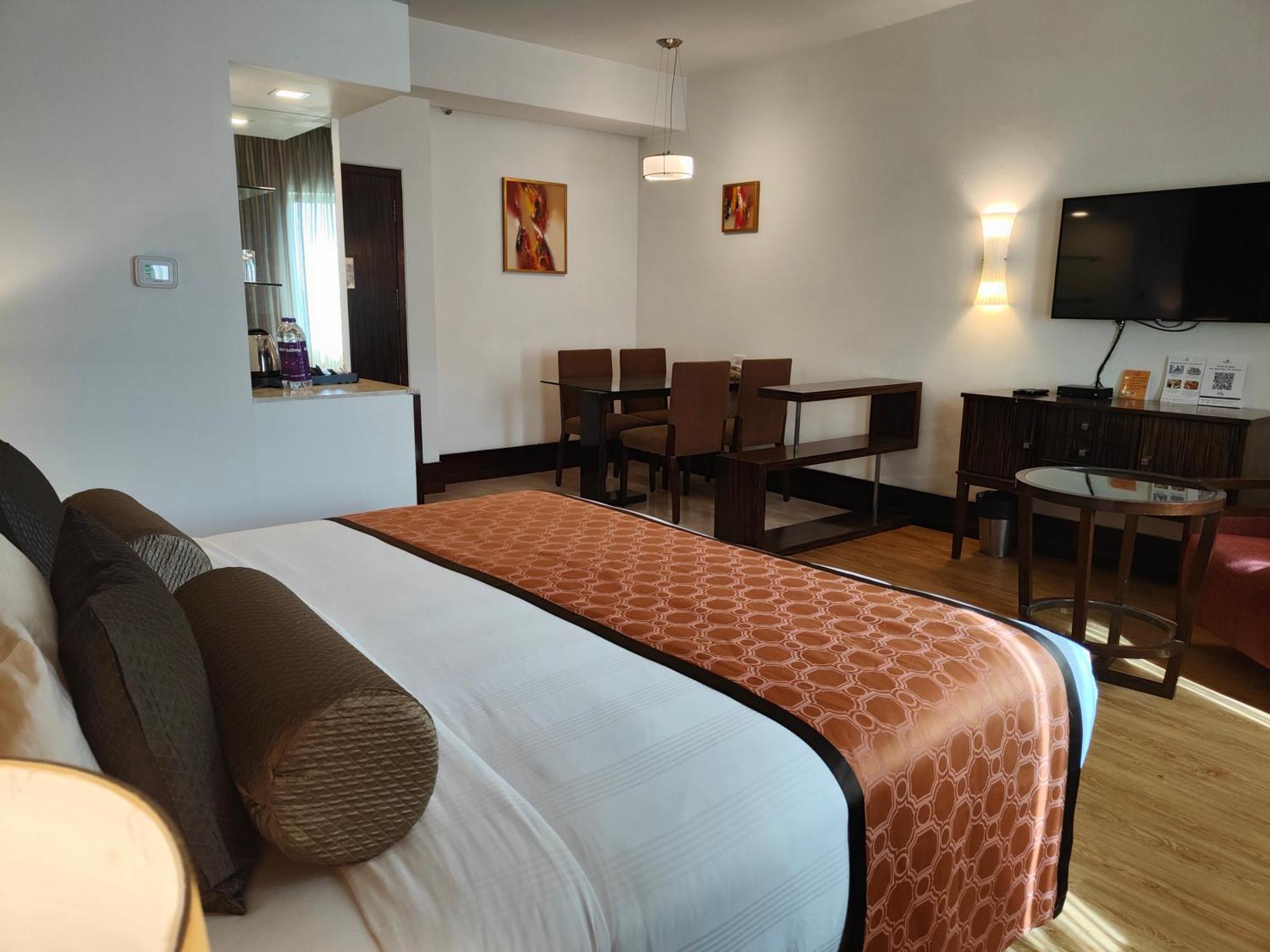 Pride Hotel, Chennai Esterno foto