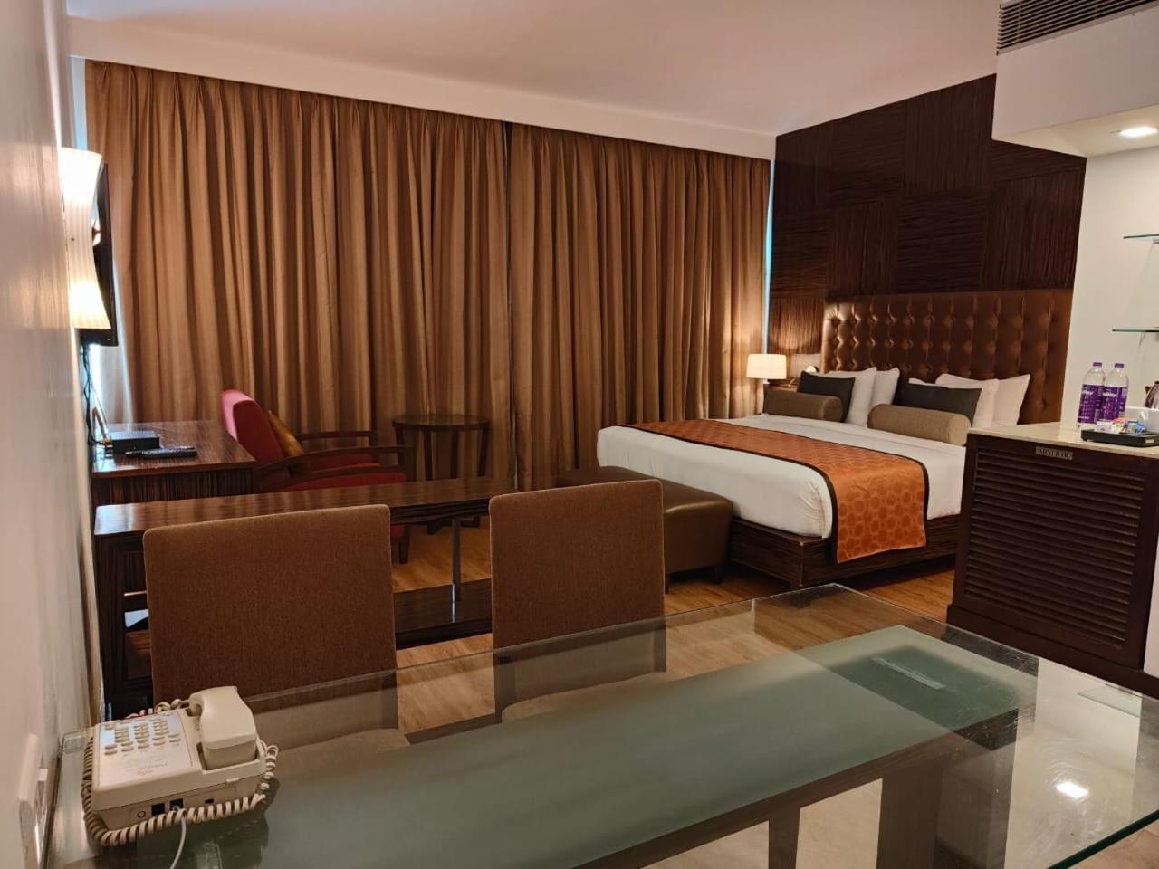 Pride Hotel, Chennai Esterno foto